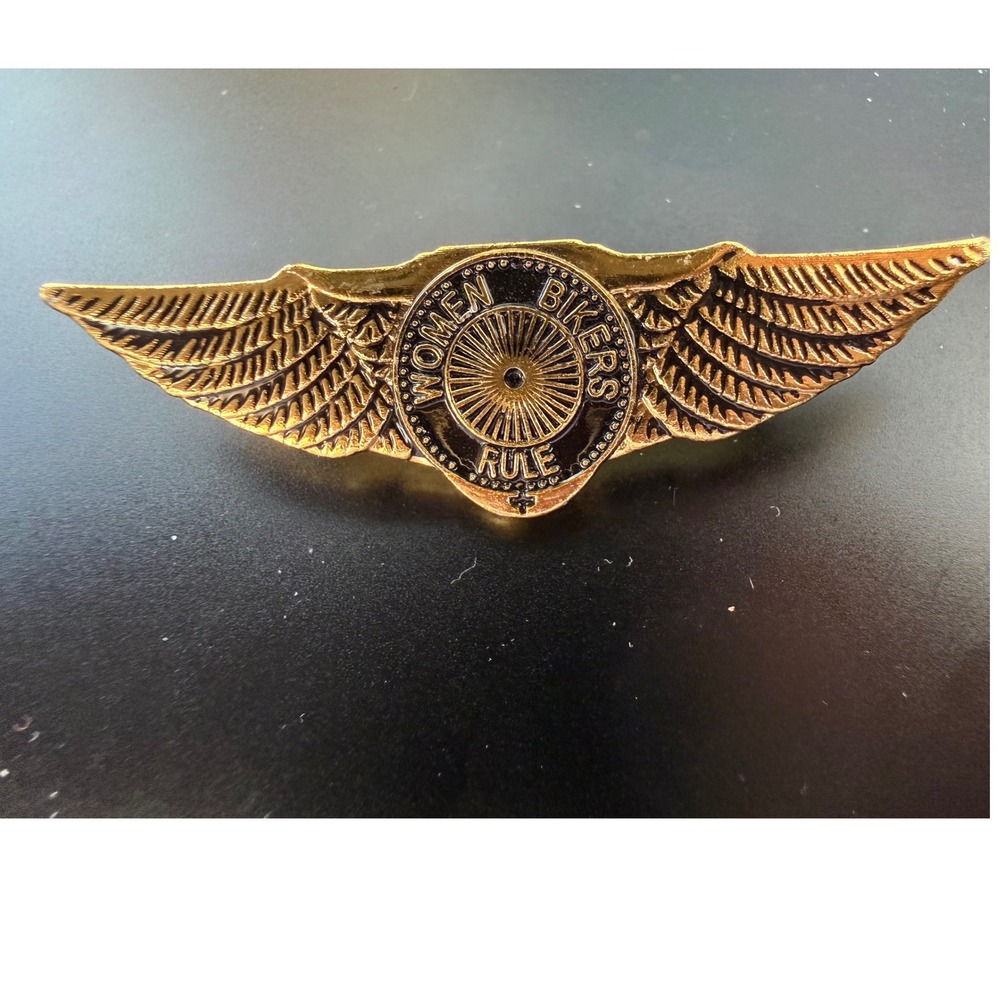 Gunz Women Bikers Rule Gold Tone Winged Motorcycle Pin Badge‎ New 2010